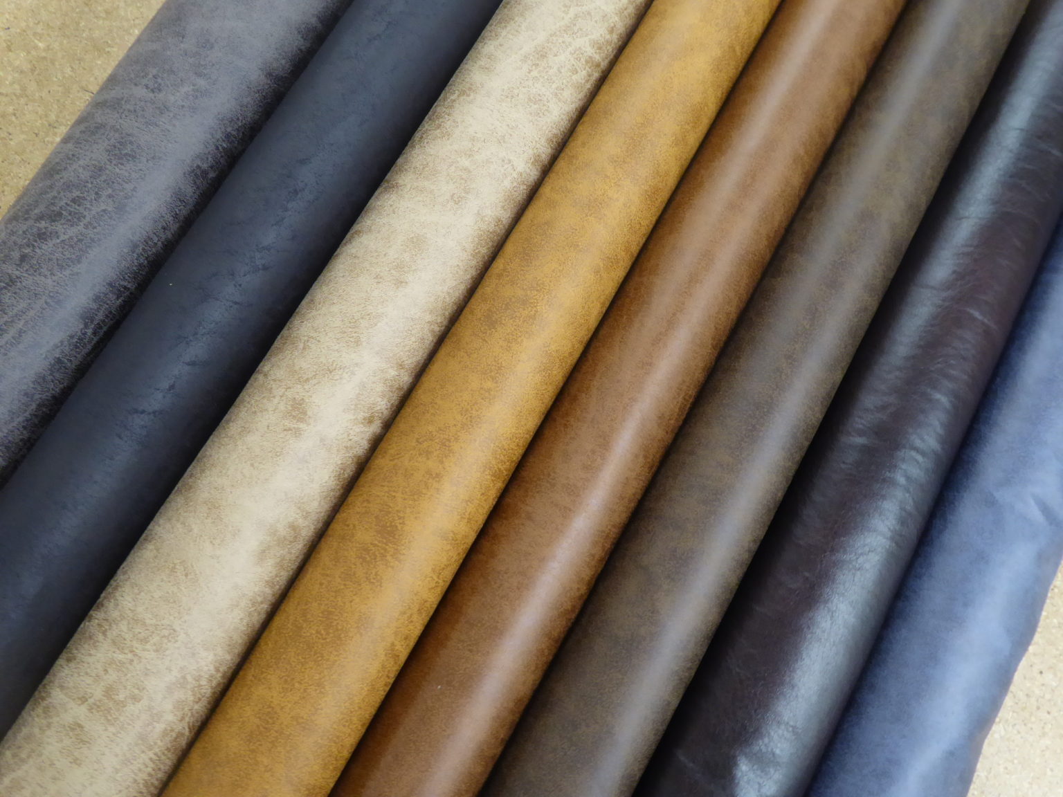 faux leather fabric        <h3 class=