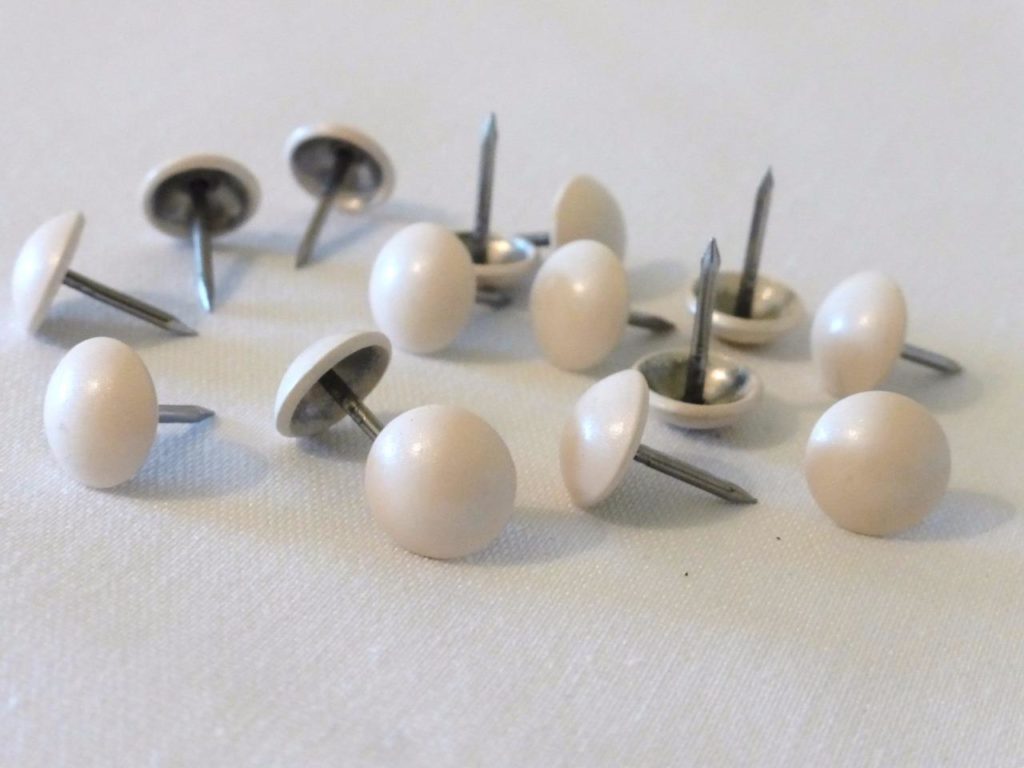 CREAM - DECORATIVE UPHOLSTERY NAILS / STUDS / TACKS / PINS - Ellbee Fabrics